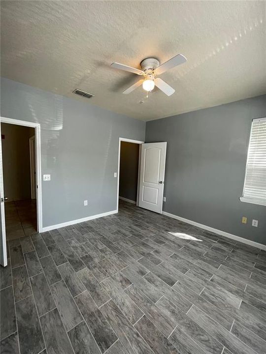 For Rent: $2,000 (3 beds, 2 baths, 1369 Square Feet)