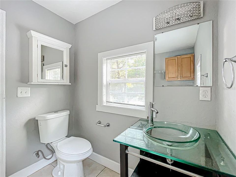 For Sale: $229,000 (2 beds, 1 baths, 1168 Square Feet)