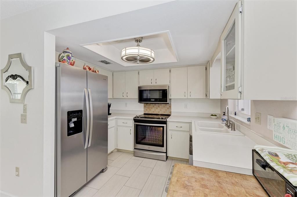 For Sale: $375,000 (2 beds, 2 baths, 962 Square Feet)