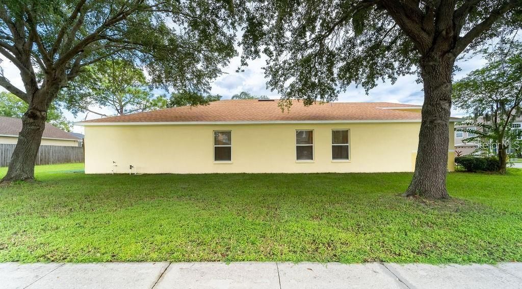 For Rent: $1,950 (4 beds, 2 baths, 2053 Square Feet)