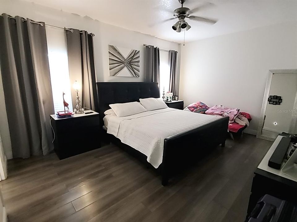 En Venta: $389,990 (4 camas, 2 baños, 1720 Pies cuadrados)