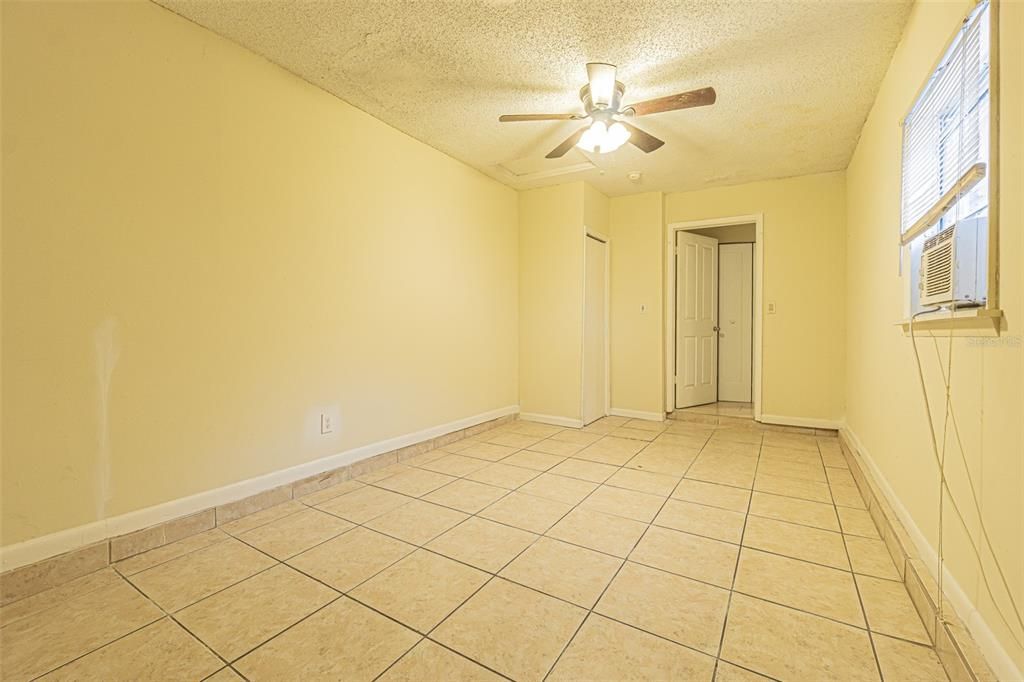 For Rent: $1,995 (3 beds, 2 baths, 1600 Square Feet)