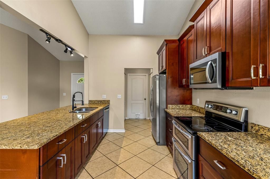 For Sale: $369,000 (3 beds, 2 baths, 1484 Square Feet)