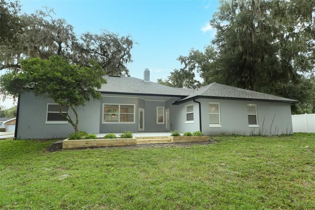 For Sale: $650,000 (3 beds, 2 baths, 1910 Square Feet)