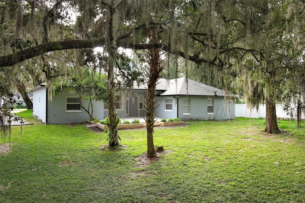 For Sale: $650,000 (3 beds, 2 baths, 1910 Square Feet)