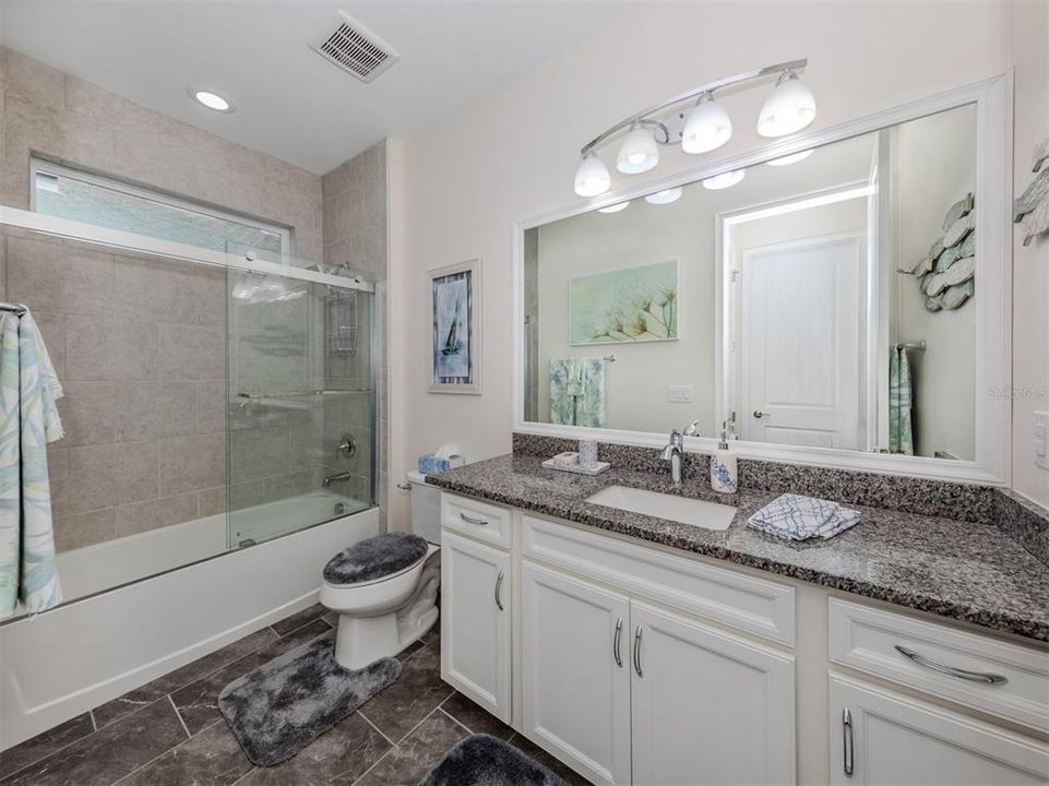 Hall/Guest Bathroom