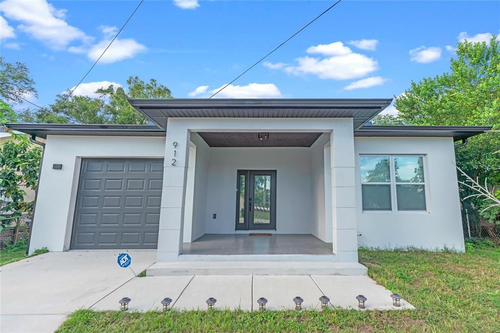 For Sale: $405,000 (3 beds, 2 baths, 1586 Square Feet)