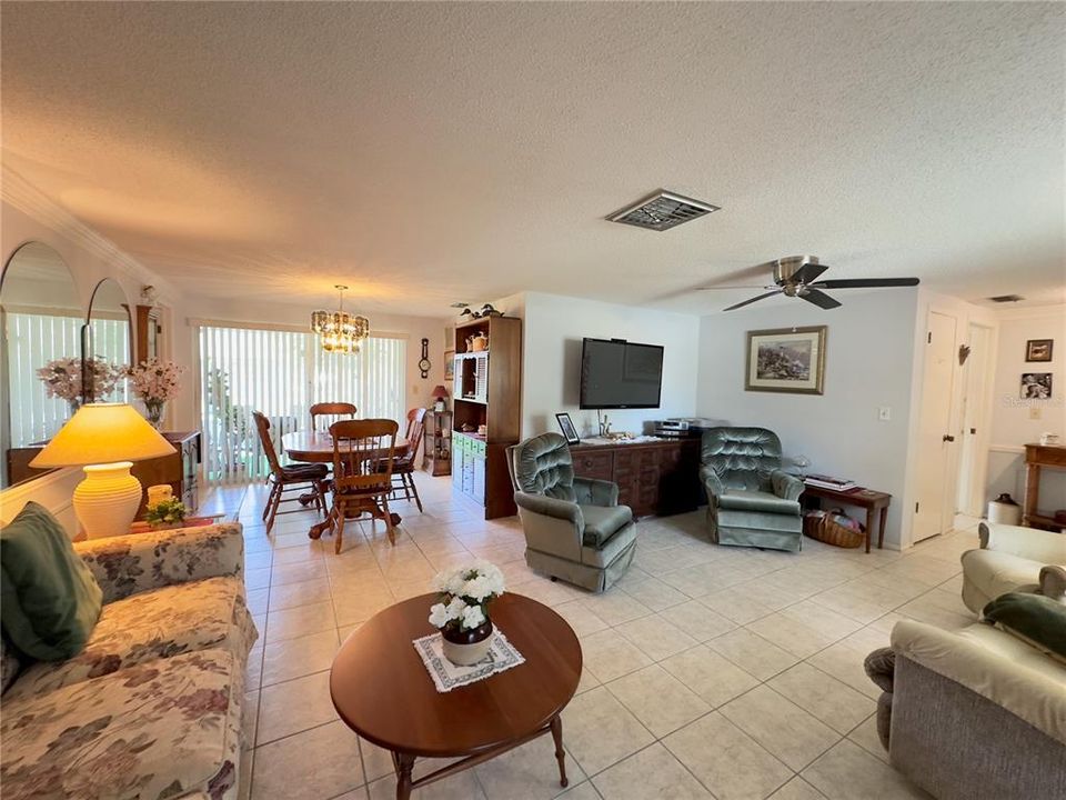 For Sale: $259,900 (2 beds, 2 baths, 1519 Square Feet)