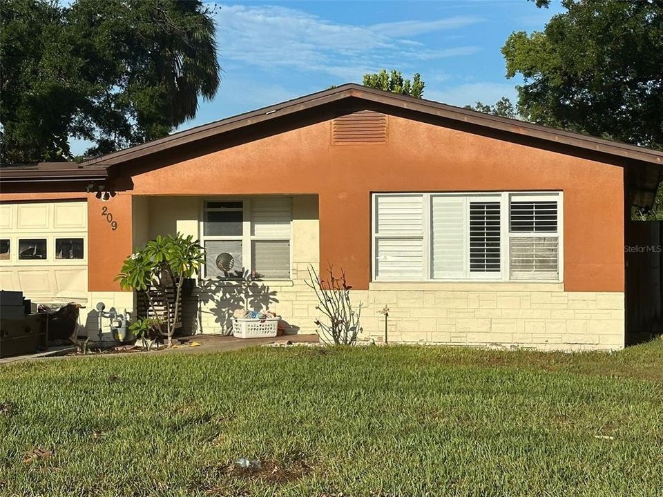 For Sale: $800,000 (3 beds, 2 baths, 1846 Square Feet)