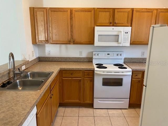 For Rent: $2,195 (4 beds, 3 baths, 1853 Square Feet)