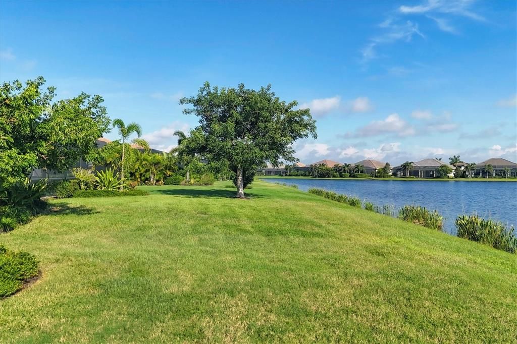 For Sale: $1,275,000 (3 beds, 3 baths, 2427 Square Feet)