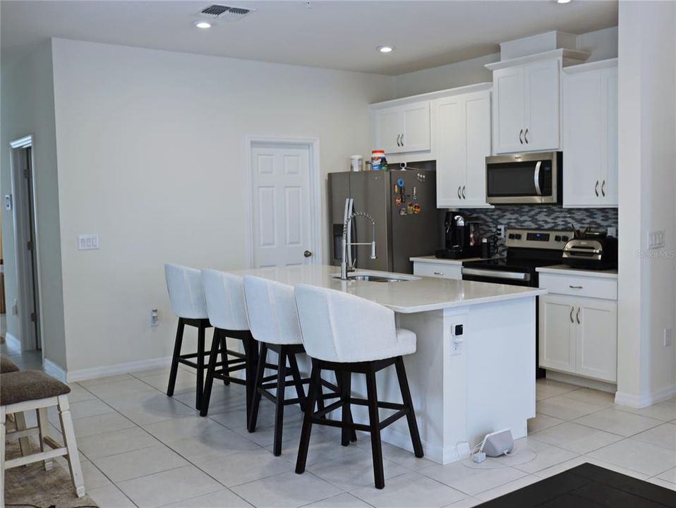 For Sale: $455,000 (3 beds, 2 baths, 1768 Square Feet)