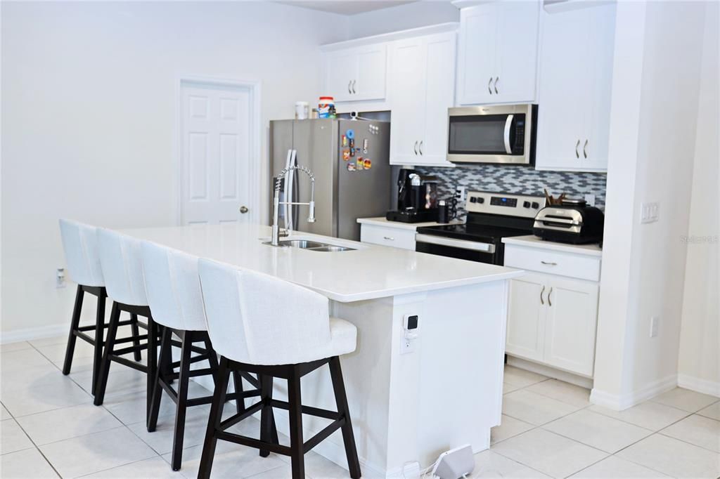 For Sale: $455,000 (3 beds, 2 baths, 1768 Square Feet)