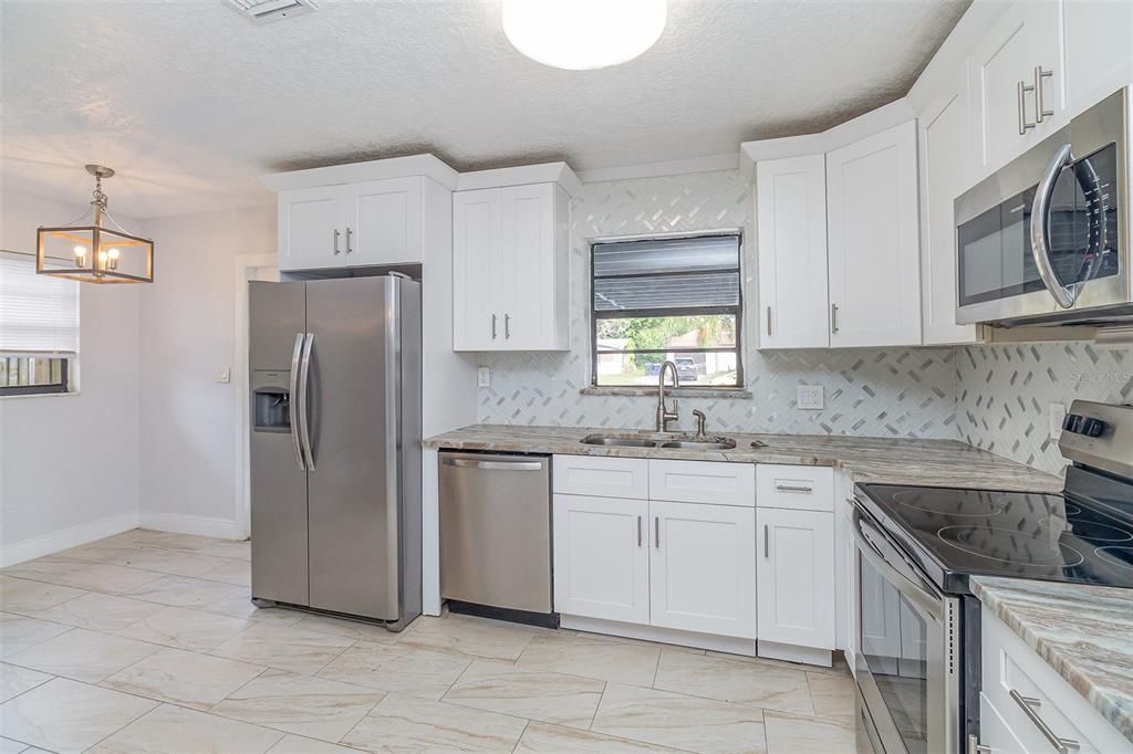 For Sale: $294,900 (3 beds, 2 baths, 1358 Square Feet)