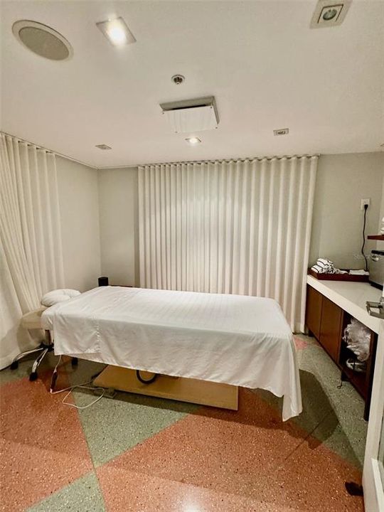 massage room