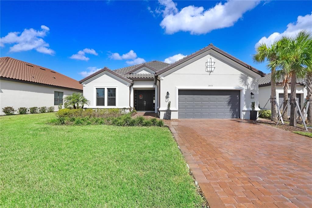 For Sale: $845,000 (3 beds, 3 baths, 2929 Square Feet)