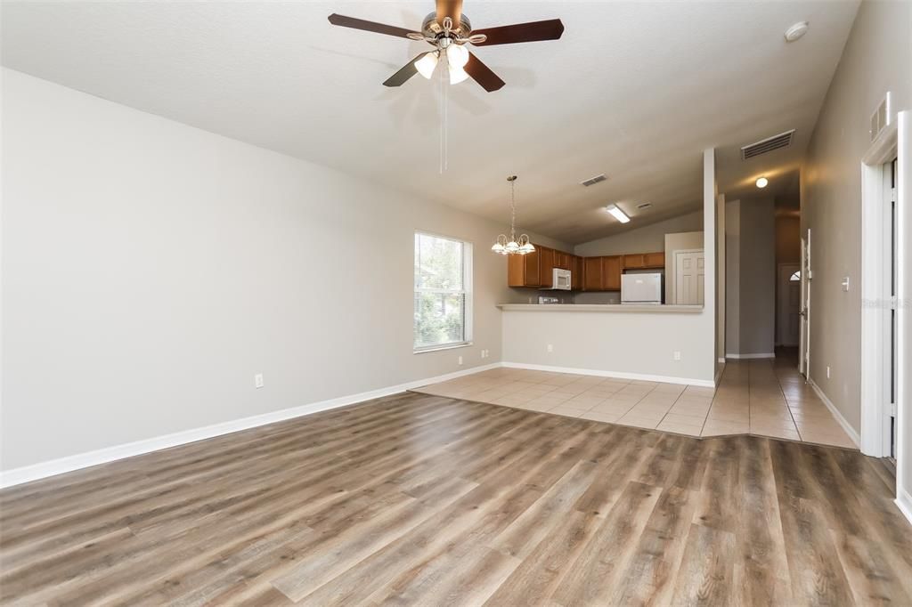 For Rent: $1,790 (3 beds, 2 baths, 1221 Square Feet)