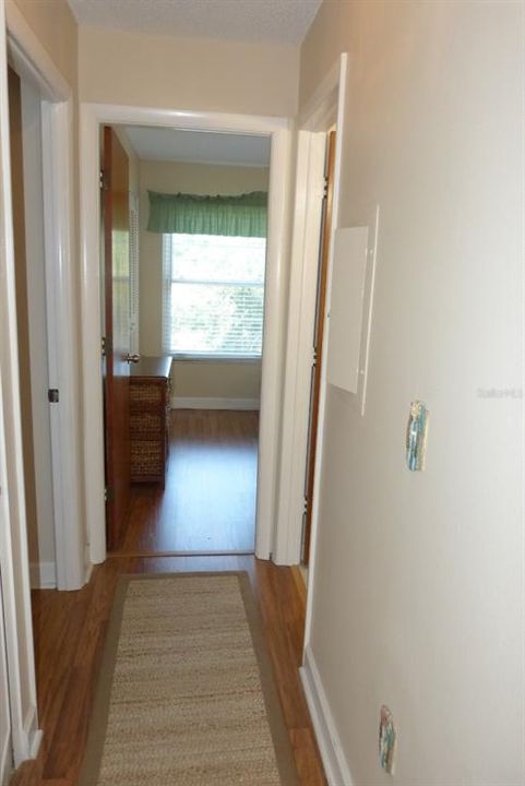 For Rent: $2,750 (2 beds, 1 baths, 930 Square Feet)