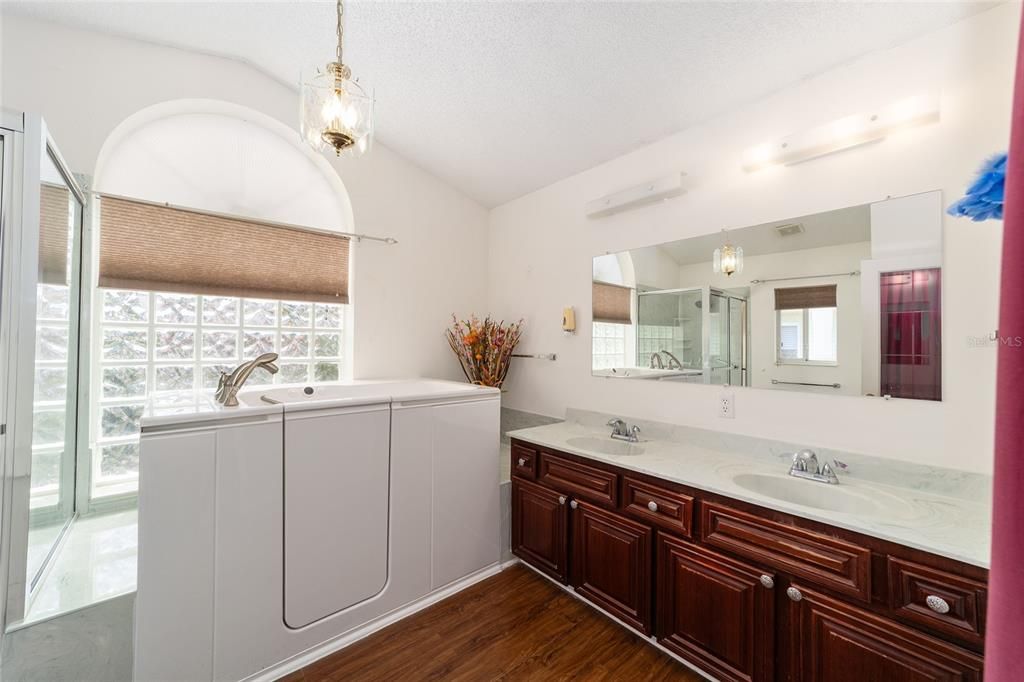 For Sale: $288,750 (3 beds, 2 baths, 1849 Square Feet)