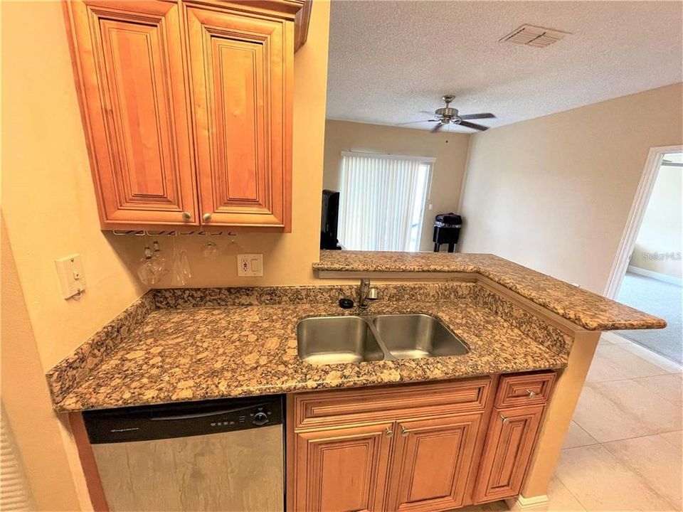 For Rent: $1,650 (2 beds, 2 baths, 954 Square Feet)