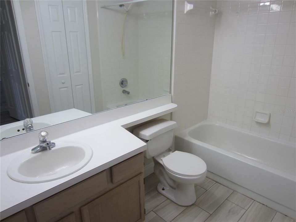 For Sale: $244,900 (2 beds, 2 baths, 1013 Square Feet)