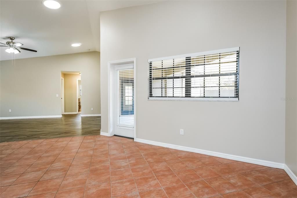 For Rent: $2,385 (4 beds, 2 baths, 2357 Square Feet)