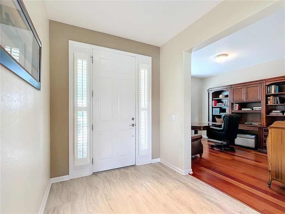 For Sale: $555,900 (3 beds, 2 baths, 1958 Square Feet)