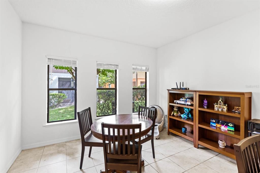 For Sale: $275,000 (2 beds, 2 baths, 1289 Square Feet)