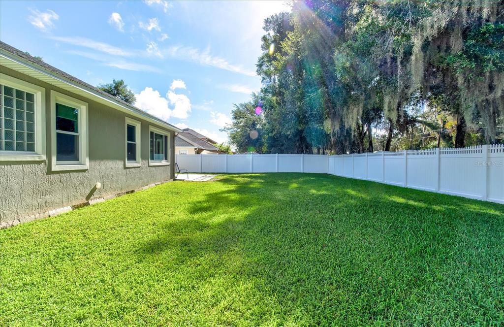 For Sale: $380,000 (3 beds, 2 baths, 1958 Square Feet)