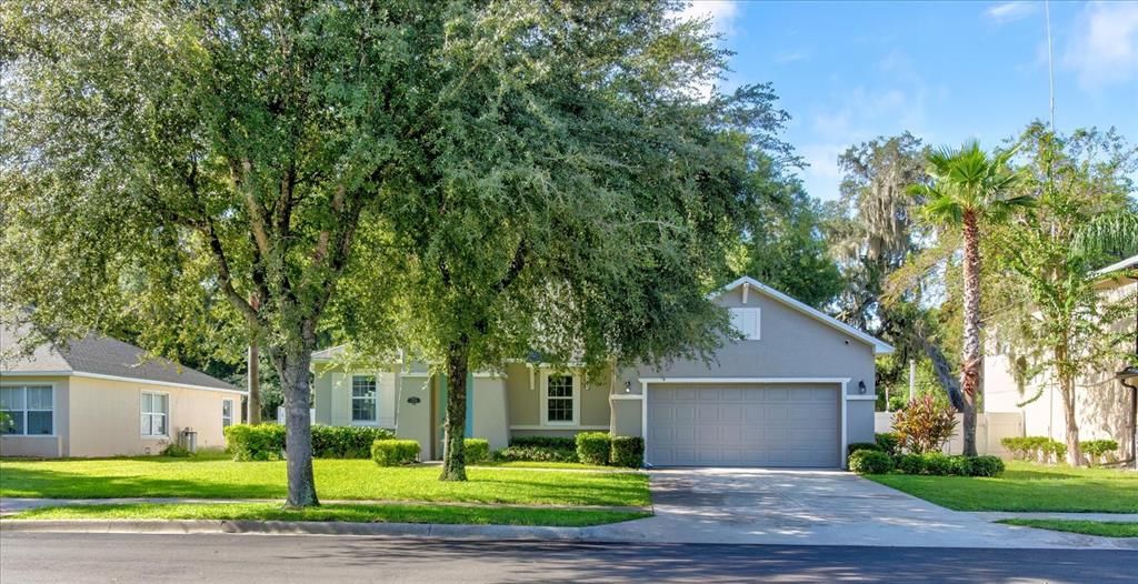 For Sale: $380,000 (3 beds, 2 baths, 1958 Square Feet)