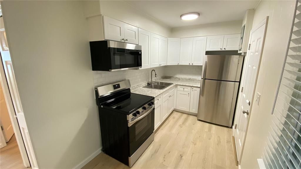 For Rent: $1,595 (1 beds, 1 baths, 850 Square Feet)