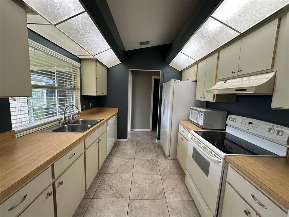 Looking towards the laundry room.  Note the really great lighting.