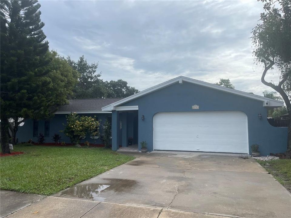 For Sale: $475,000 (3 beds, 2 baths, 1895 Square Feet)