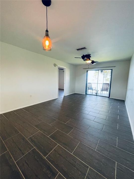 For Rent: $1,550 (2 beds, 2 baths, 886 Square Feet)