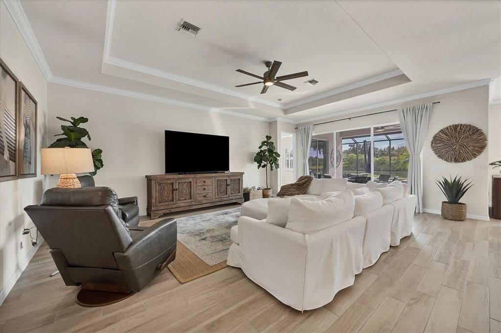 Active With Contract: $849,000 (3 beds, 3 baths, 2464 Square Feet)