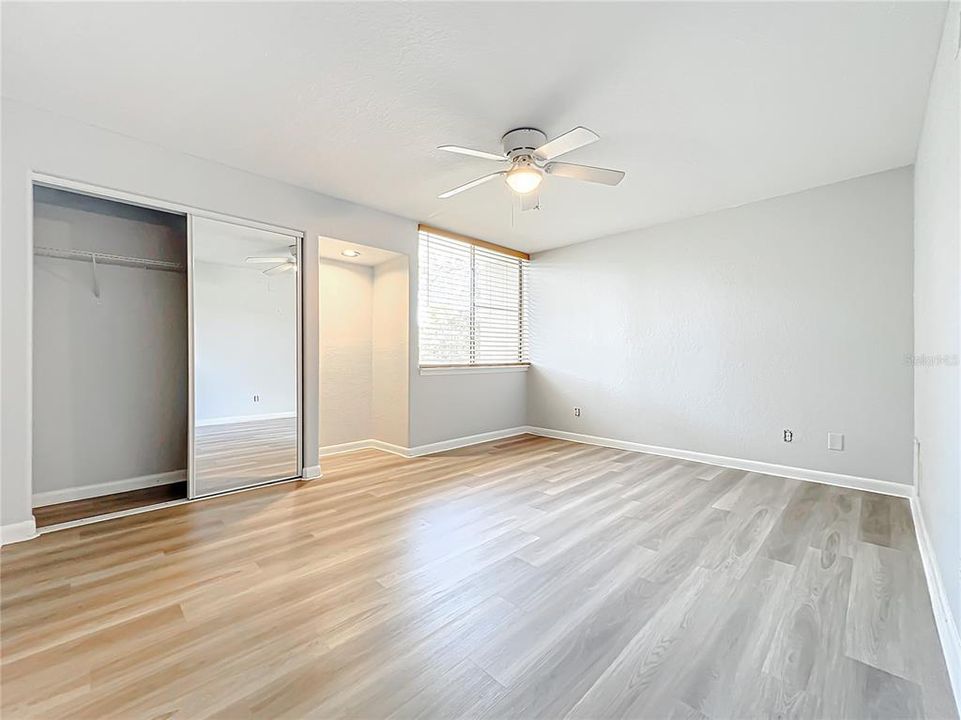 For Sale: $875,000 (2 beds, 1 baths, 1070 Square Feet)