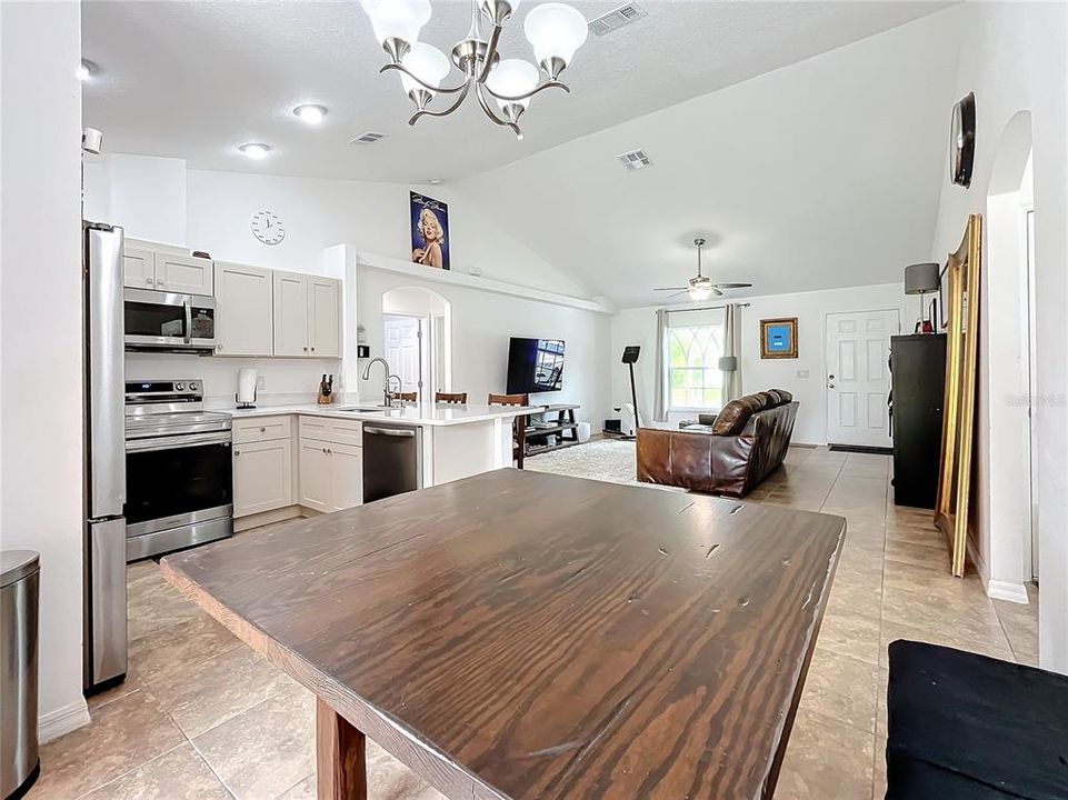 For Sale: $467,600 (3 beds, 2 baths, 1336 Square Feet)