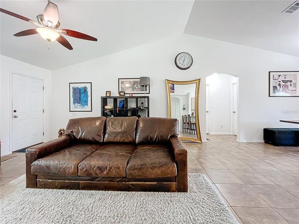 For Sale: $467,600 (3 beds, 2 baths, 1336 Square Feet)