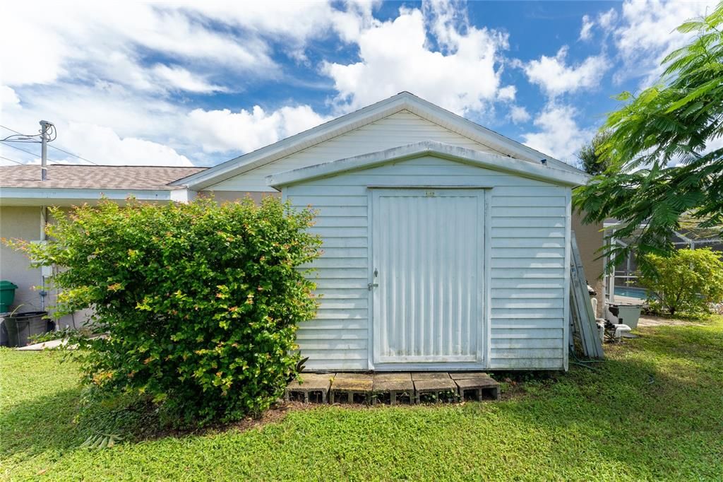 For Sale: $418,000 (3 beds, 2 baths, 1207 Square Feet)