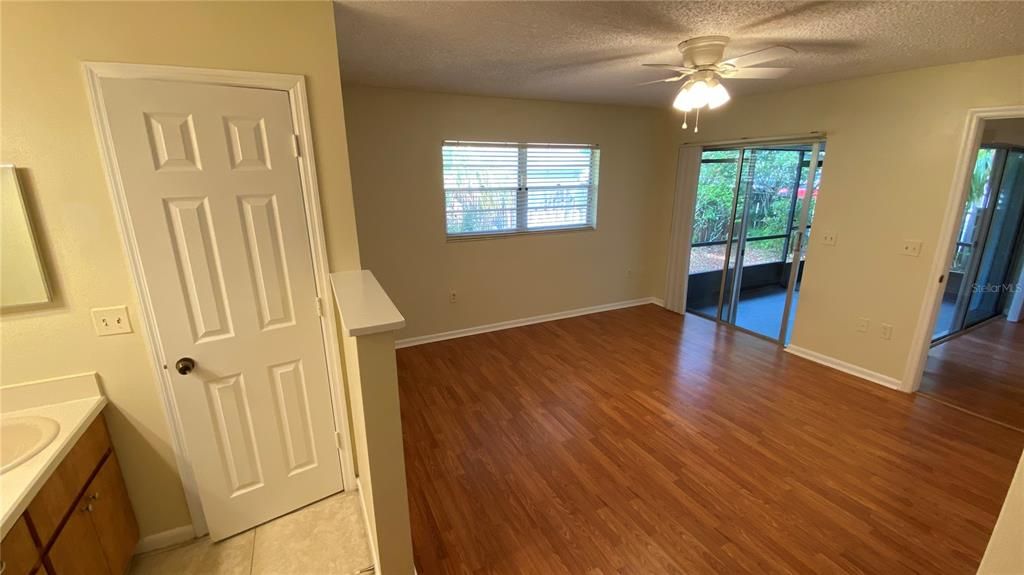 For Rent: $1,950 (3 beds, 2 baths, 1266 Square Feet)