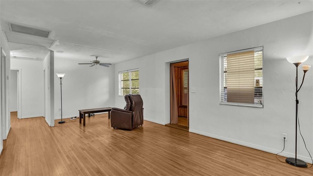 For Sale: $250,000 (3 beds, 2 baths, 1486 Square Feet)