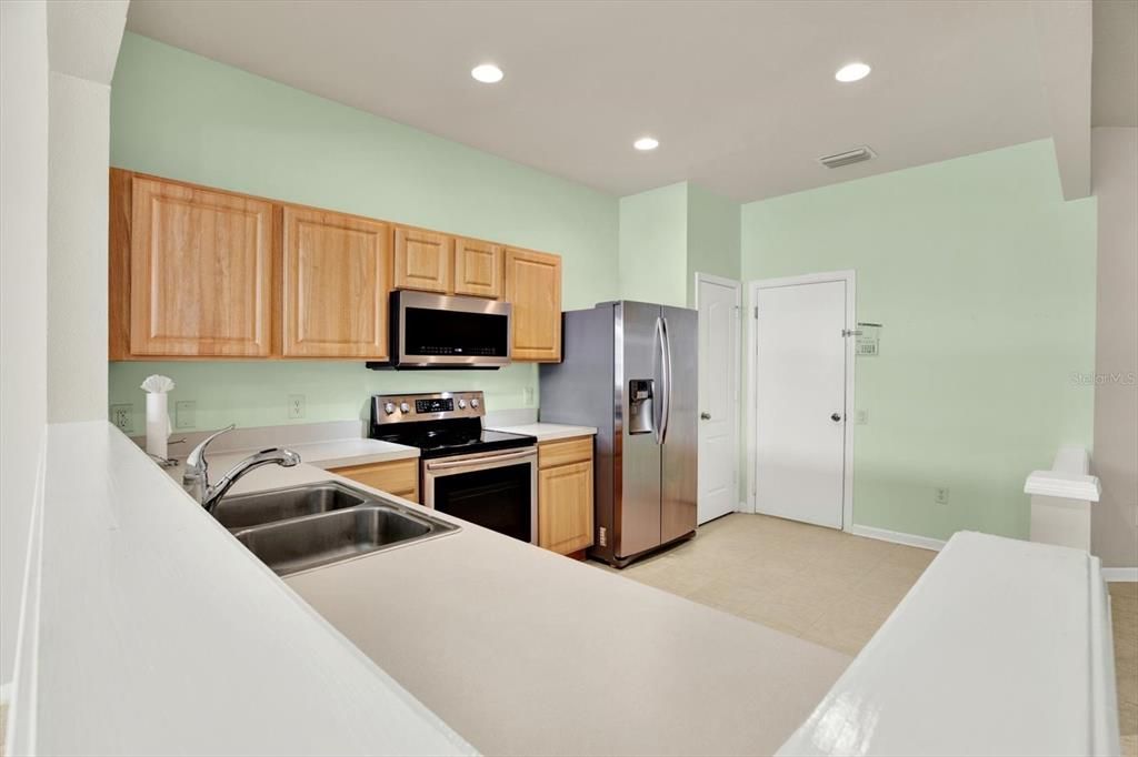 For Sale: $290,000 (3 beds, 2 baths, 1588 Square Feet)