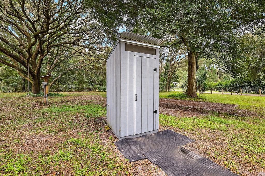 Water Closet/Bathroom