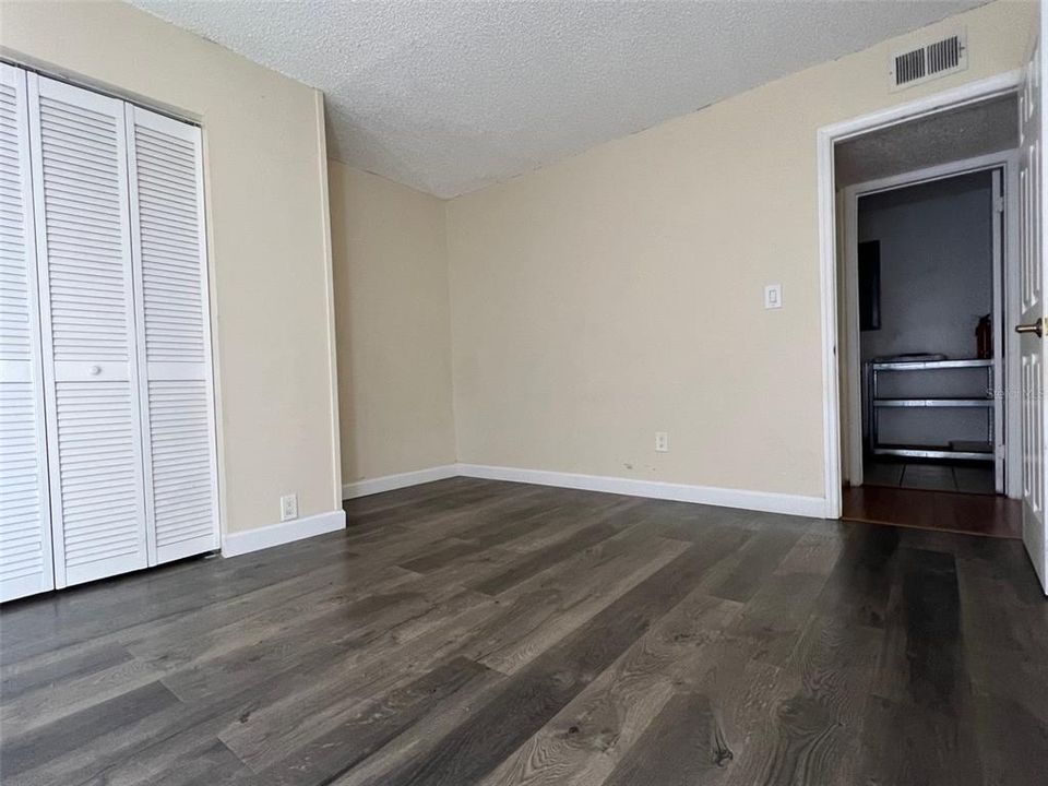 For Sale: $149,900 (3 beds, 2 baths, 1274 Square Feet)