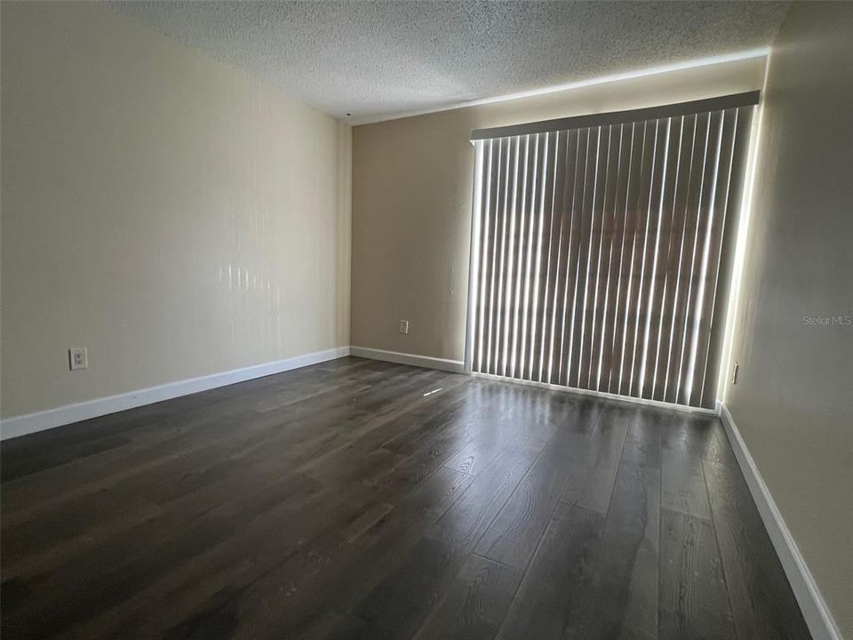 For Sale: $149,900 (3 beds, 2 baths, 1274 Square Feet)