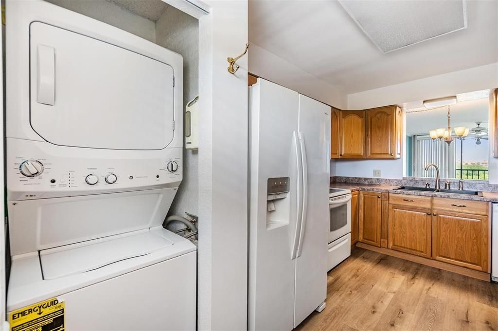 For Sale: $219,900 (2 beds, 2 baths, 960 Square Feet)