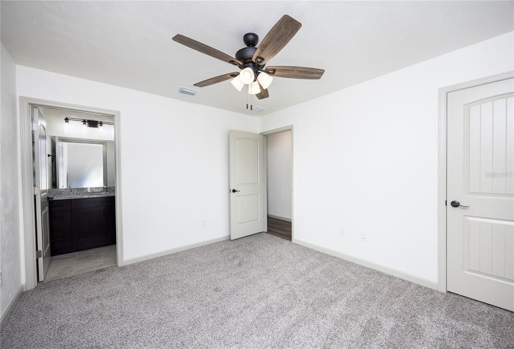 For Sale: $250,000 (3 beds, 2 baths, 1200 Square Feet)