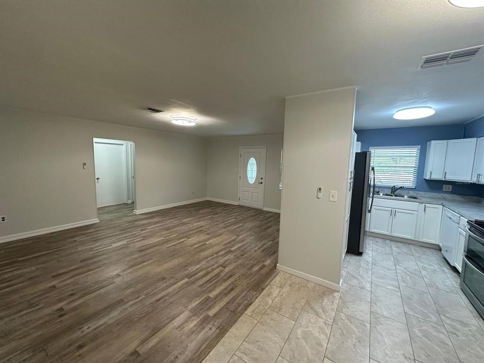 For Rent: $2,700 (3 beds, 2 baths, 1537 Square Feet)