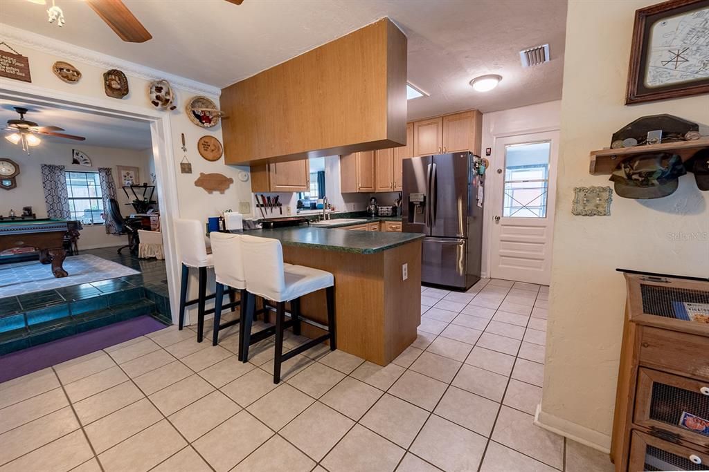 For Sale: $300,000 (3 beds, 3 baths, 2196 Square Feet)