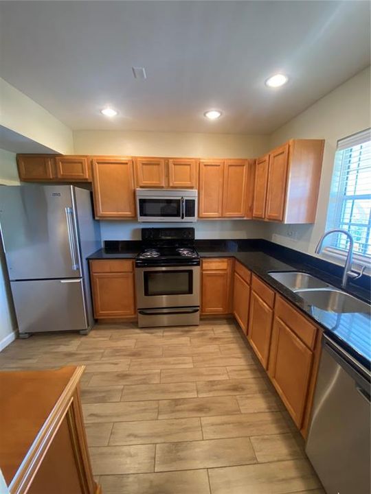 For Rent: $2,700 (2 beds, 2 baths, 1156 Square Feet)